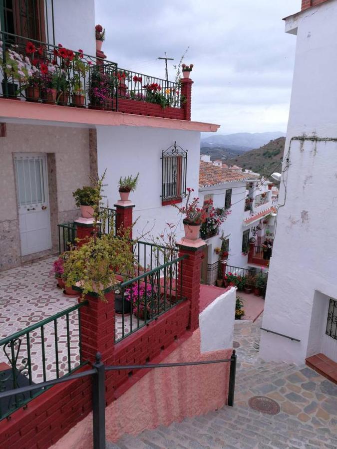 Casa en pueblo de montes de Málaga a 15km de playa Vila Almáchar Exterior foto